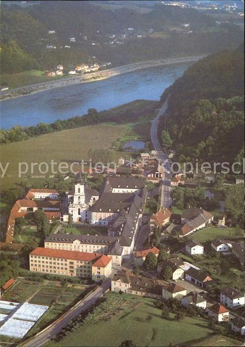 Wilhering Stift Wilhering Zisterzienserabtei mit Rokokokirche Fliegeraufnahme