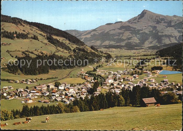 Kirchberg Tirol mit Badesee und Kitzbueheler Horn