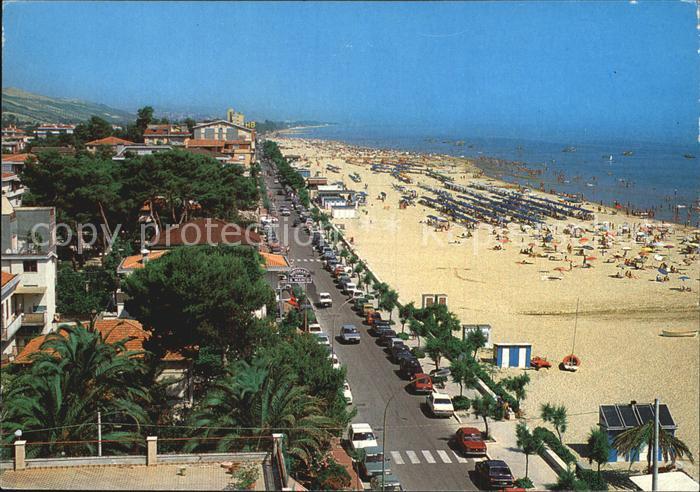 Roseto degli Abruzzi Seepromenade mit Strand