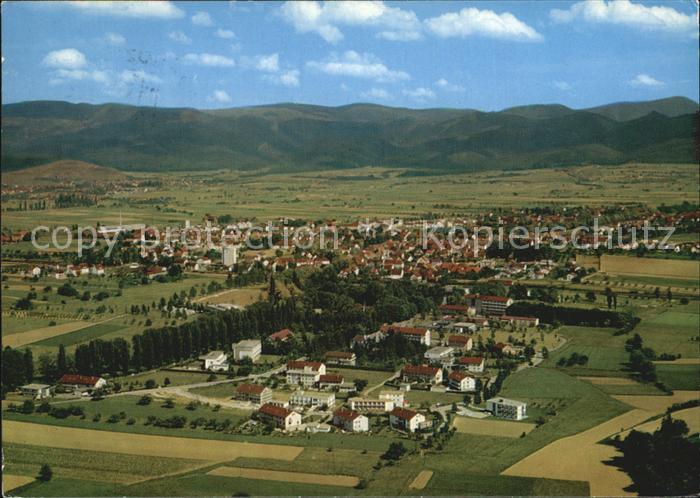 Bad Krozingen Fliegeraufnahme mit Blick zum Belchen