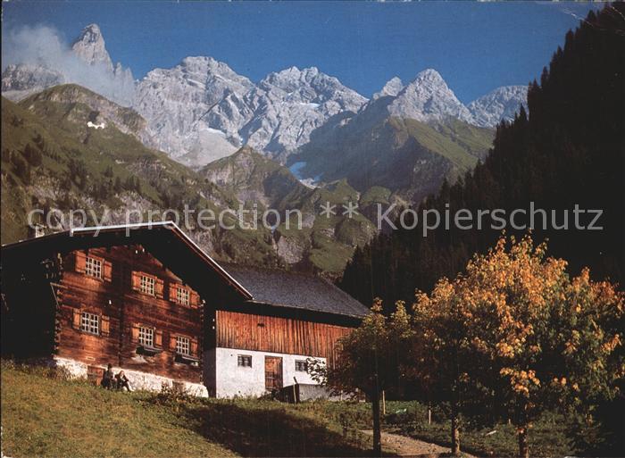 Einoedsbach Berghaus mit Trettach Maedelegabel und Hochtrettspitze