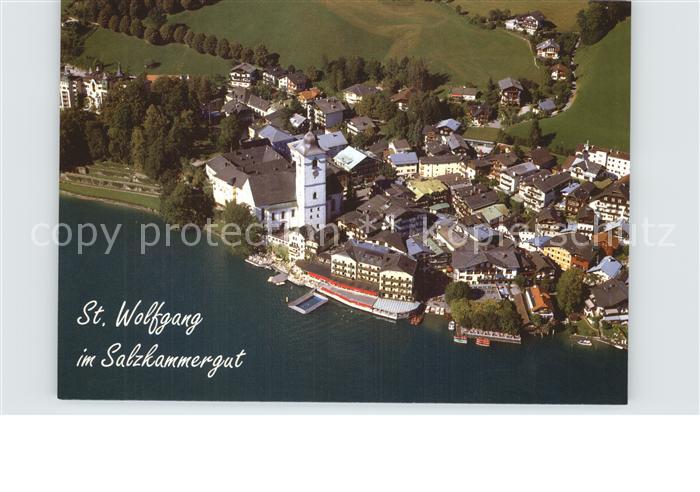 St Wolfgang Wolfgangsee mit Wallfahrtskirche und Hotel Weisses Roessl Fliegerauf