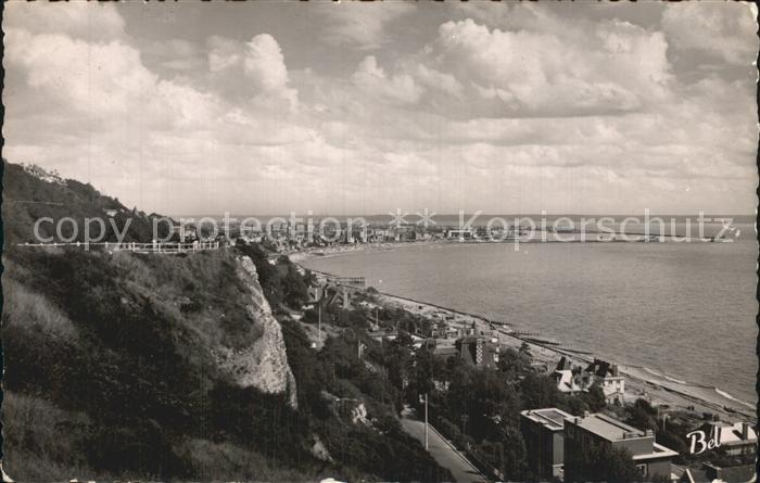 Le Havre Entree du port vue de Sainte Adresse