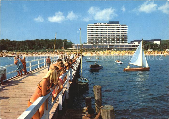 Timmendorfer Strand Seebruecke mit Hotel Maritim