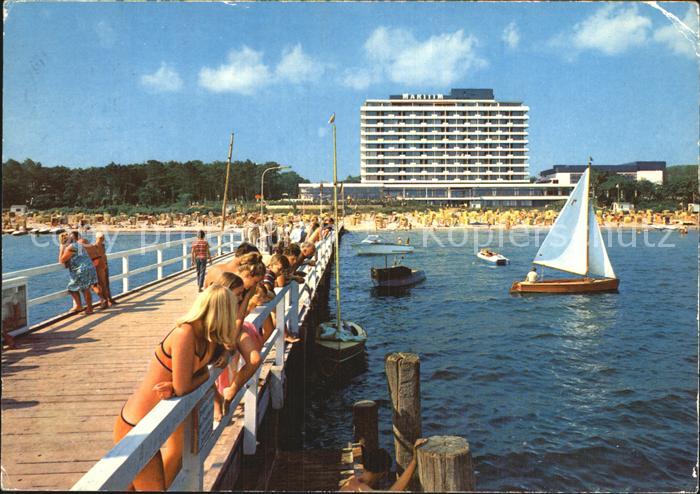 Timmendorfer Strand Seebruecke mit Hotel Maritim