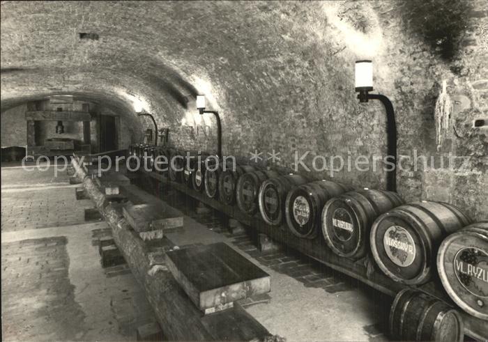 Wein Brno Weinkeller Zur Koenigin Elisabeth Kosthalle Weinpresse
