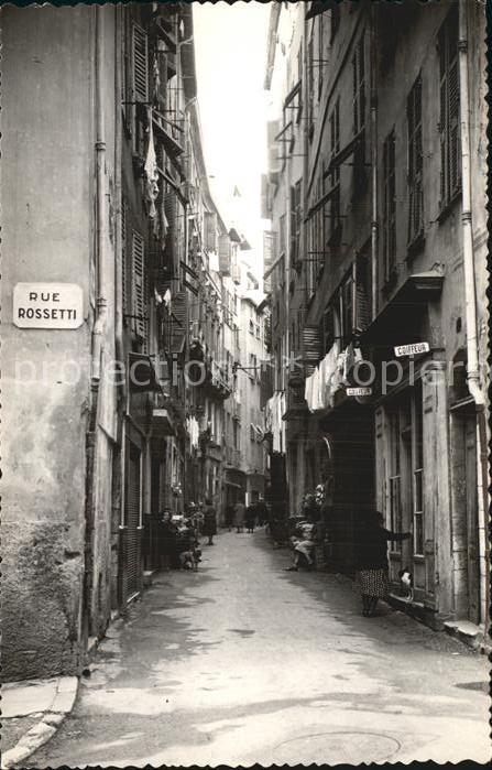 Nice Alpes Maritimes Une rue de la Vieille Ville