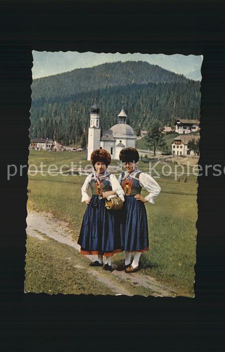 Seefeld Tirol mit Seekirchlein Ortstracht