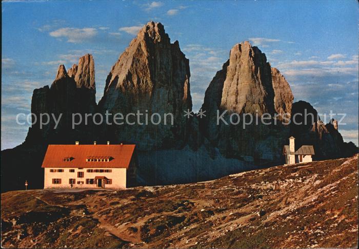 Tre Cime Di Lavaredo Dreizinnenhuette mit Dreizinnen Dolomiten