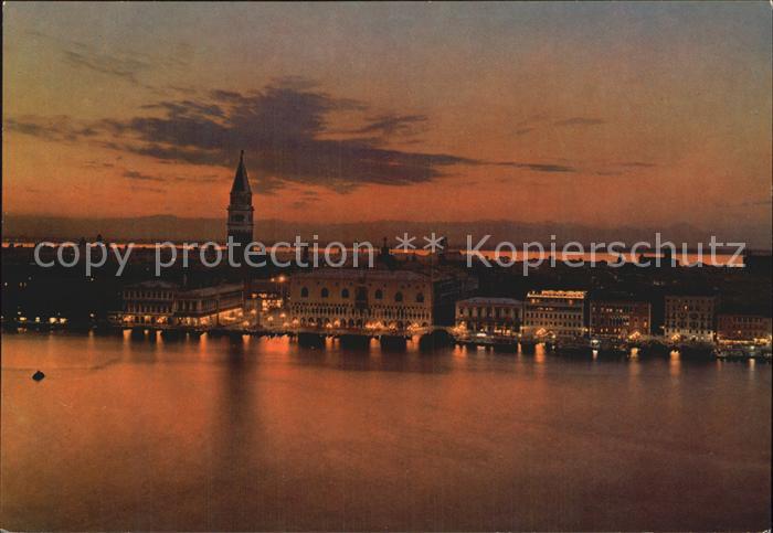 Venezia Venedig Fliegeraufnahme bei Nacht