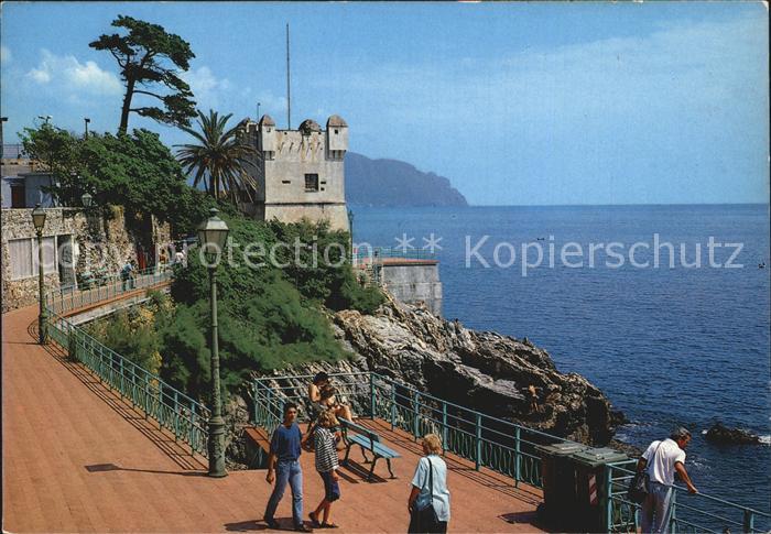 Nervi Promenade mit den Groppallo Tuermen