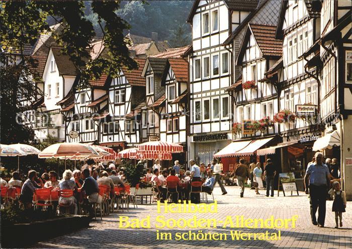 Bad Sooden-Allendorf Fussgaengerzone Strassencafes Fachwerkhaeuser