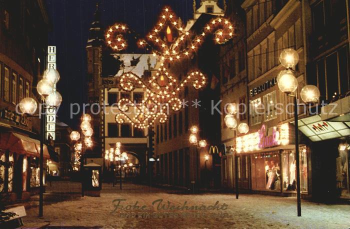 Schweinfurt Rathaus Fussgaengerzone Spitalstrasse zur Weihnachtszeit