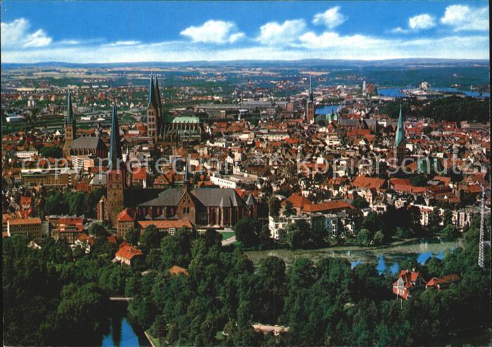 LueBECK CITY Stadt der sieben Tuerme Fliegeraufnahme