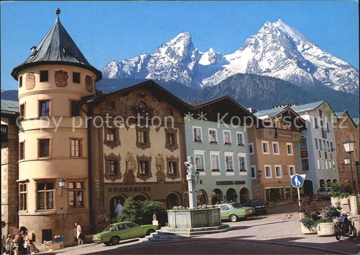 BERCHTESGADEN Bayern Marktplatz mit Brunnen und Watzmann