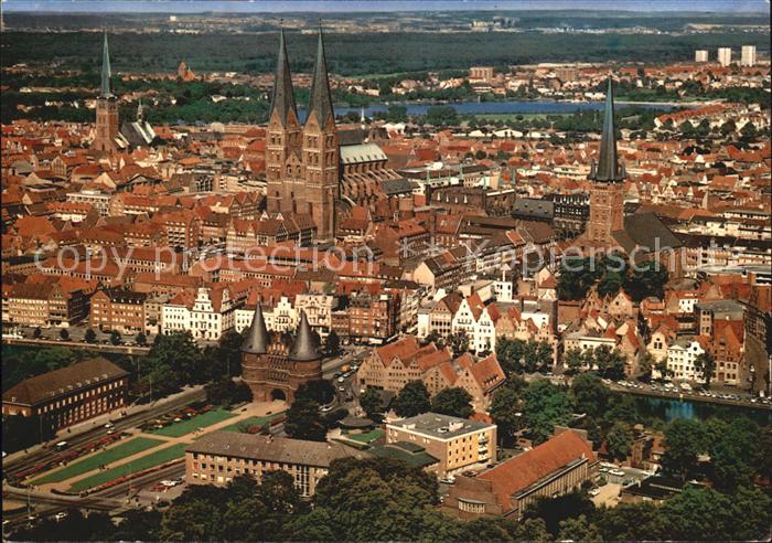 LueBECK  CITY Altstadt Holstentor Kirchen Hansestadt Fliegeraufnahme