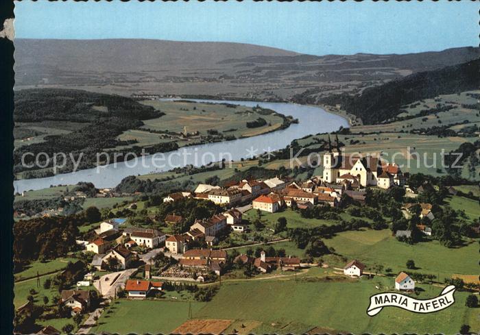 Maria Taferl Wallfahrtsort ueber dem Donautal Fliegeraufnahme