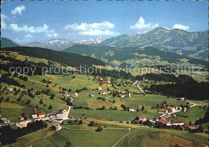 Langenegg Erholungsort im Bregenzerwald Alpen Fliegeraufnahme