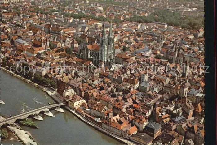 REGENSBURG Bayern Fliegeraufnahme mit Dom