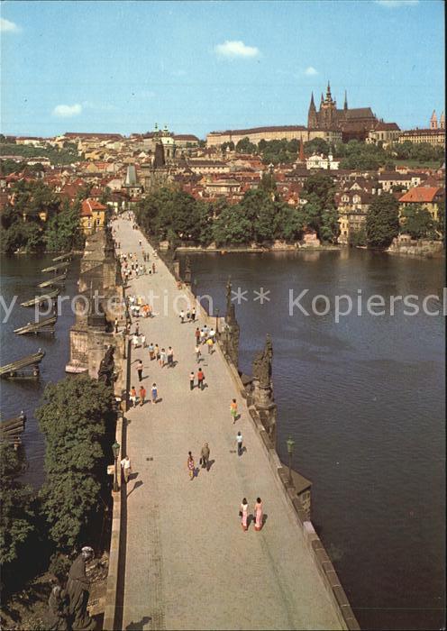 Praha Prahy Prague Bruecke mit Burg