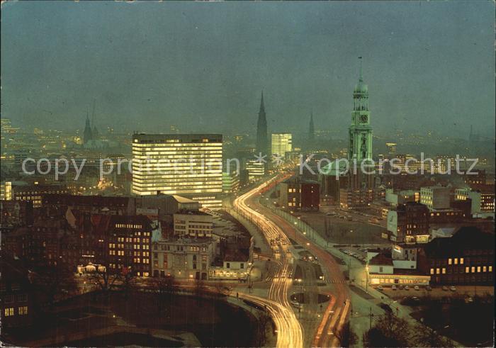 HAMBURG  CITY Fliegeraufnahme mit Kirchen bei Nacht