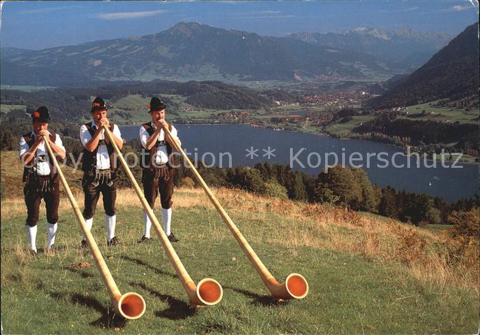 Alphorn Alphornblaeser Pfarr-Alpe Alpsee Gruenten