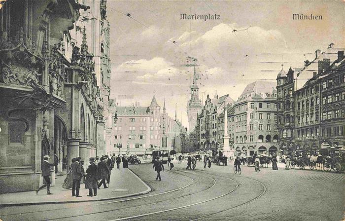 MueNCHEN Bayern Marienplatz Neues-Rathaus Strassenbahn Pferdewagen Passanten Ma