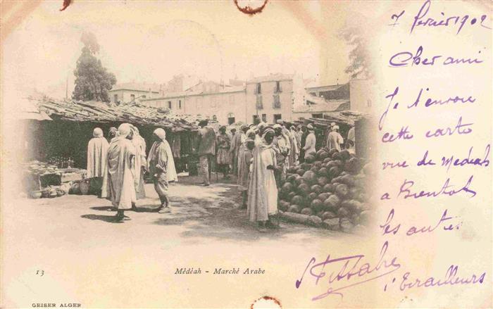 Medea Algerie Marché-Arabe Markt Melonen Einwohner Burnus Haendler Stadtszene