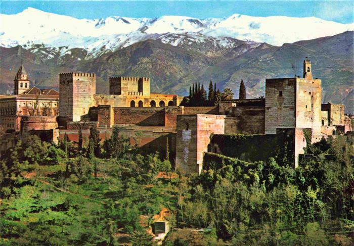 Granada Andalucia ES Vista general de la Alhambra y Sierra Nevada