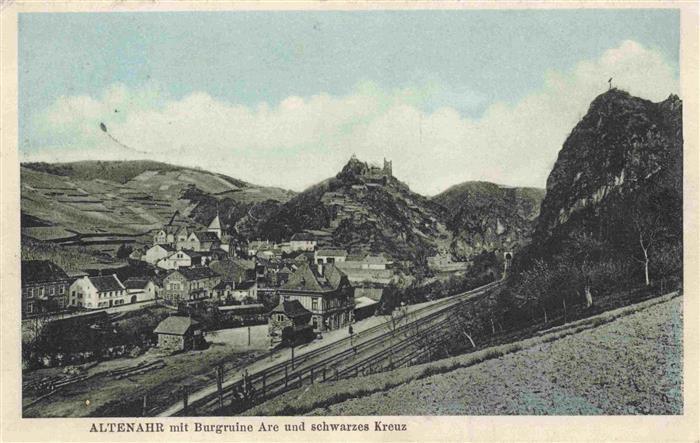 Altenahr mit Burgruine Are und schwarzes Kreuz