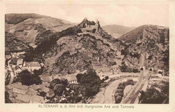 Altenahr mit Burgruine Are und Tunnels