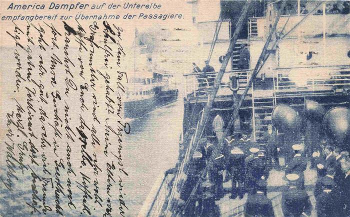 HAMBURG  CITY America Dampfer auf der Unterelbe