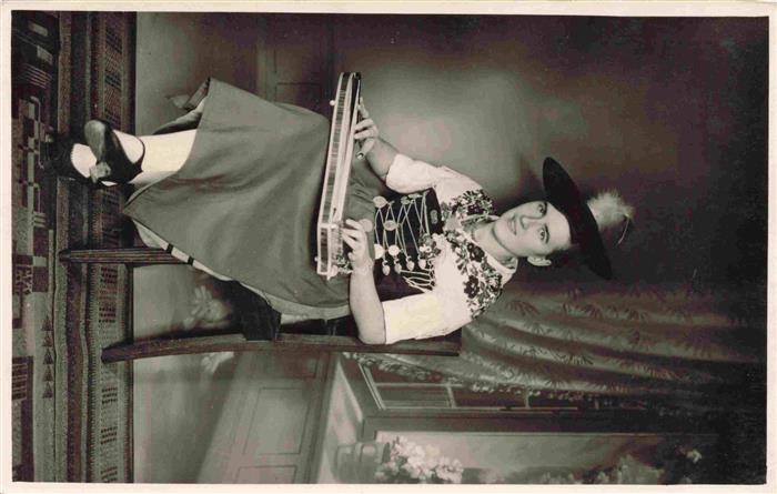 Zither Hackbrett Cithare Citara Cetra-- Frau