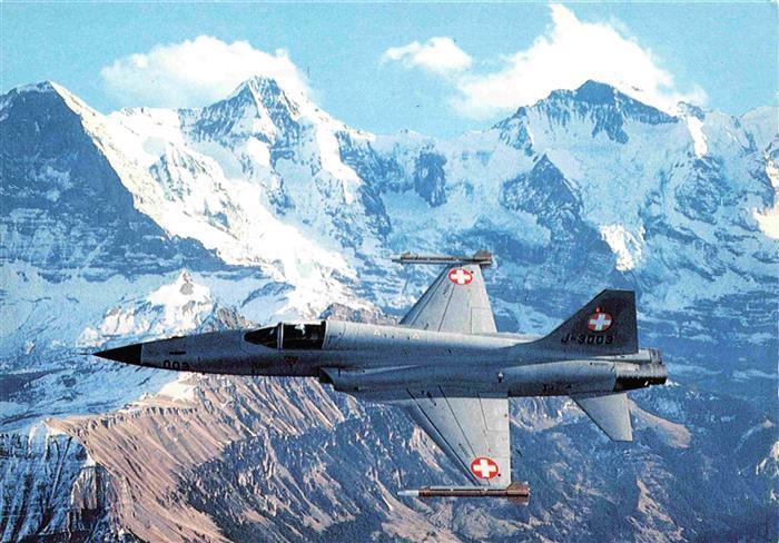 Flugzeuge Militaria Tieger II F-5E vor Eiger