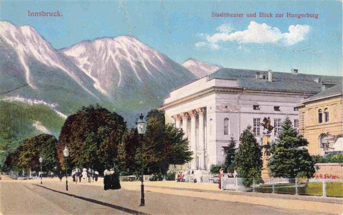 INNSBRUCK Tirol AT Stadttheater und Blick zur Hungerburg