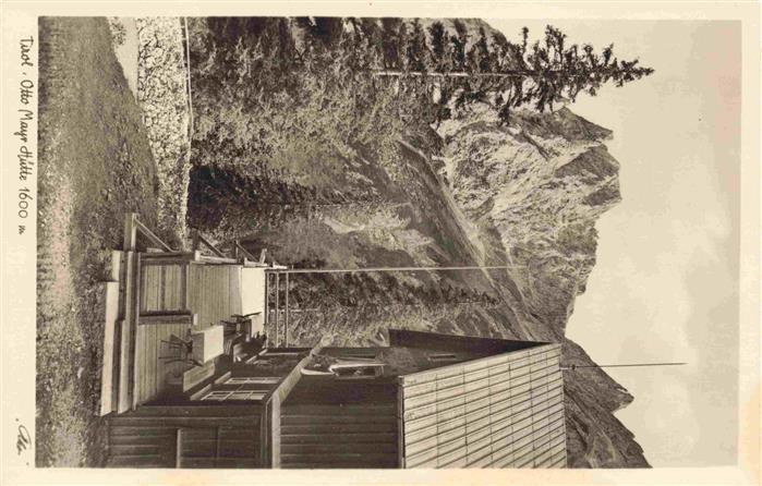 Otto-Mayr-Huette 1600m Tirol AT mit Kellenspitze Nesselwaengler Scharte und Gimp