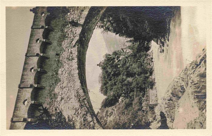 Zenoburg Zenoberg Dorf-Tirol Suedtirol IT mit Brueckenbogen
