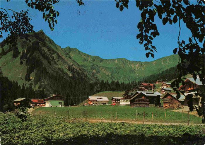 Baad-Mittelberg Kleinwalsertal AT mit Guentlispitze und Hochstarzel