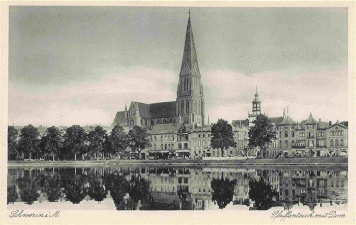 Schwerin  Mecklenburg Pfaffenteich mit Dom