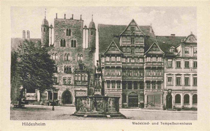 HILDESHEIM  CITY Wedekind- und Tempelherrenhaus Brunnen