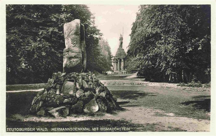 DETMOLD Lippe Hermannsdenkmal mit Bismarckstein Teutoburger Wald