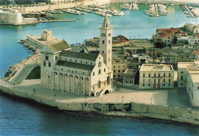 Trani Puglia IT Veduta panoramica della cattedrale veduta aerea
