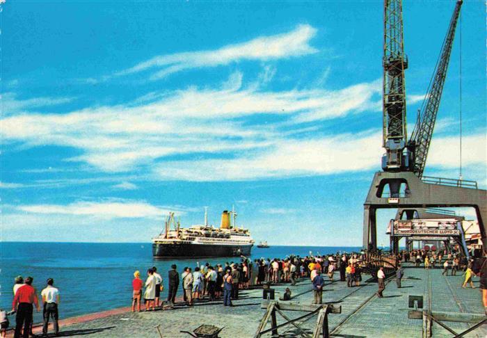 BREMERHAVEN Nordsee An der Columbuskaje MS Bremen