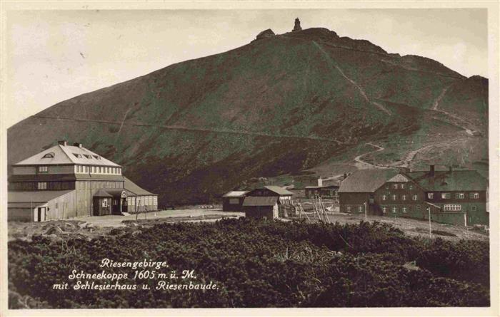 Brueckenberg Krummhuebel Riesengebirge PL Schneekoppe mit Schlesierhaus und Ries