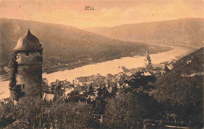 Zell Mosel Rheinland-Pfalz Panorama Blick ins Moseltal