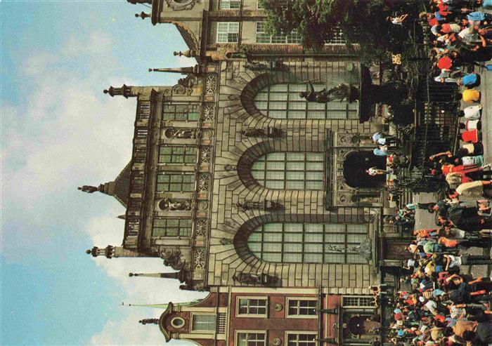 GDANSK Danzig PL Dwor Artua Artushof Brunnen Stadtzentrum