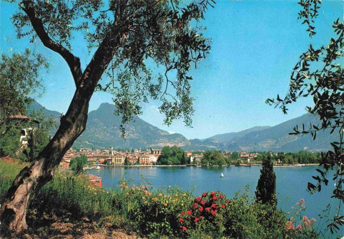 Riva  del Garda IT Uferpartie am Gardasee