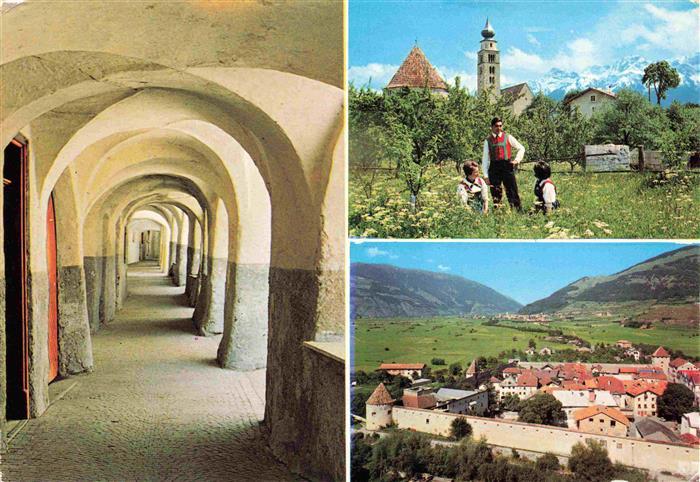 Glurns Glorenza Suedtirol IT Teilansichten Arkaden Trachten