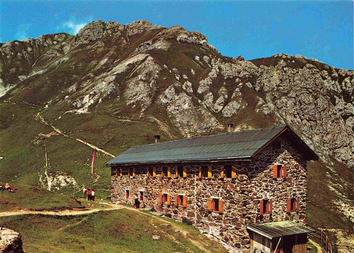 Neustift  Stubaital Tirol AT Starkenburger Huette mit Hohem Burgstall Stubaier A