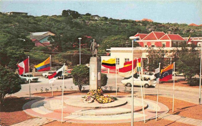 Curacao Niederlaendische Antillen Plaza Bolivar with statue of Simon Bolivar